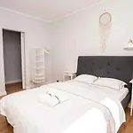 Aloha Apartment